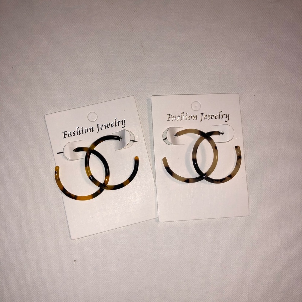 Set of 2 Acrylic Resin Hoop Earrings